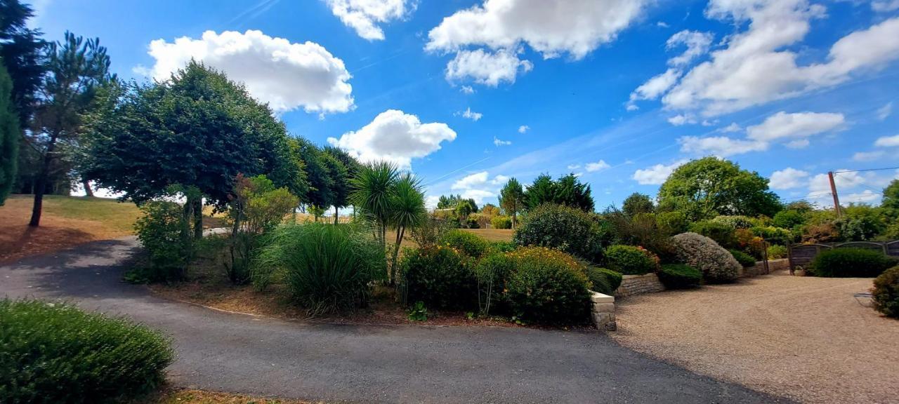 Le Domaine Des Roseraies Monfréville Esterno foto