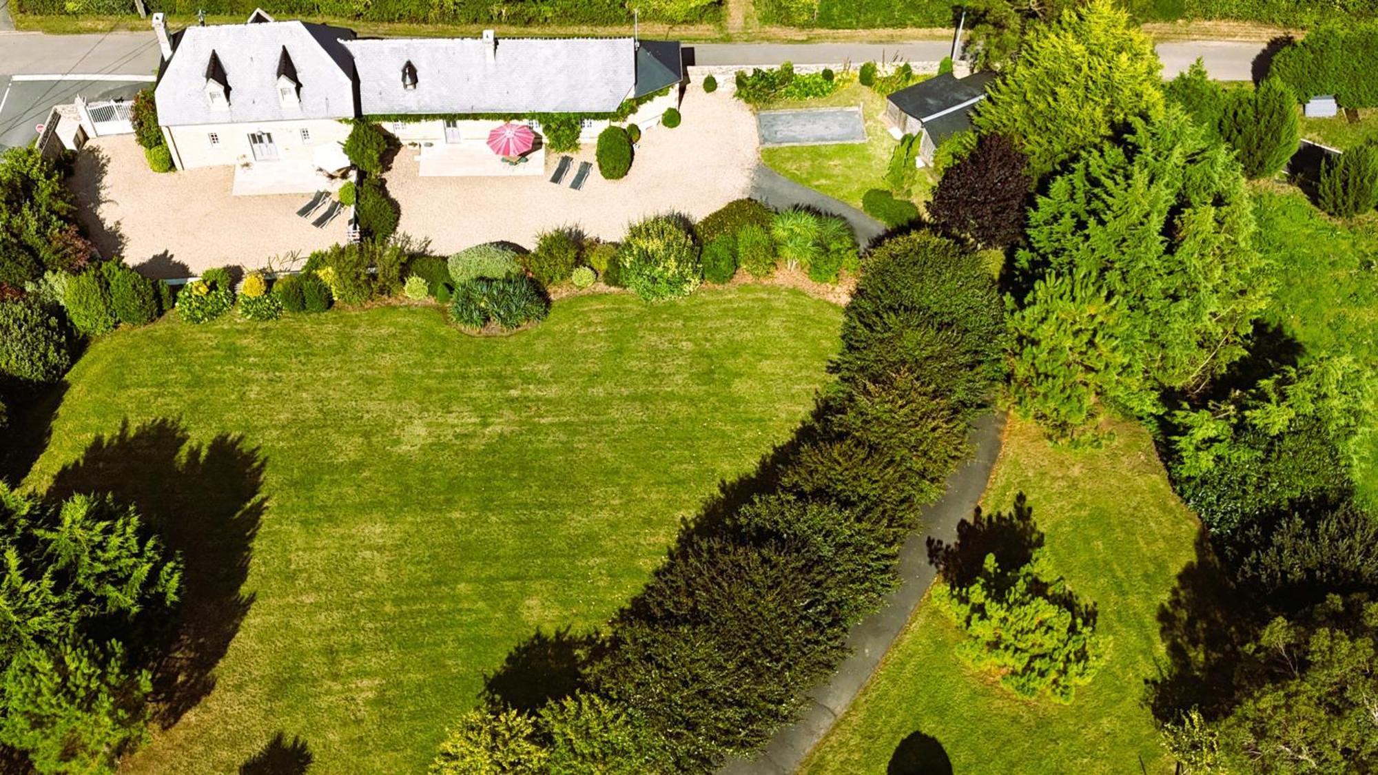 Le Domaine Des Roseraies Monfréville Esterno foto