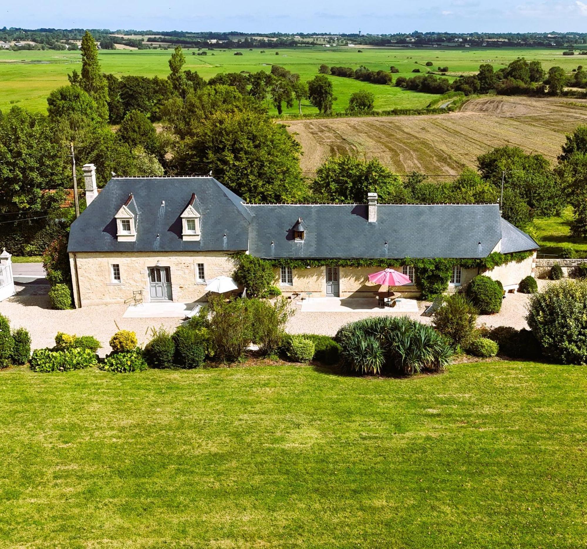 Le Domaine Des Roseraies Monfréville Esterno foto