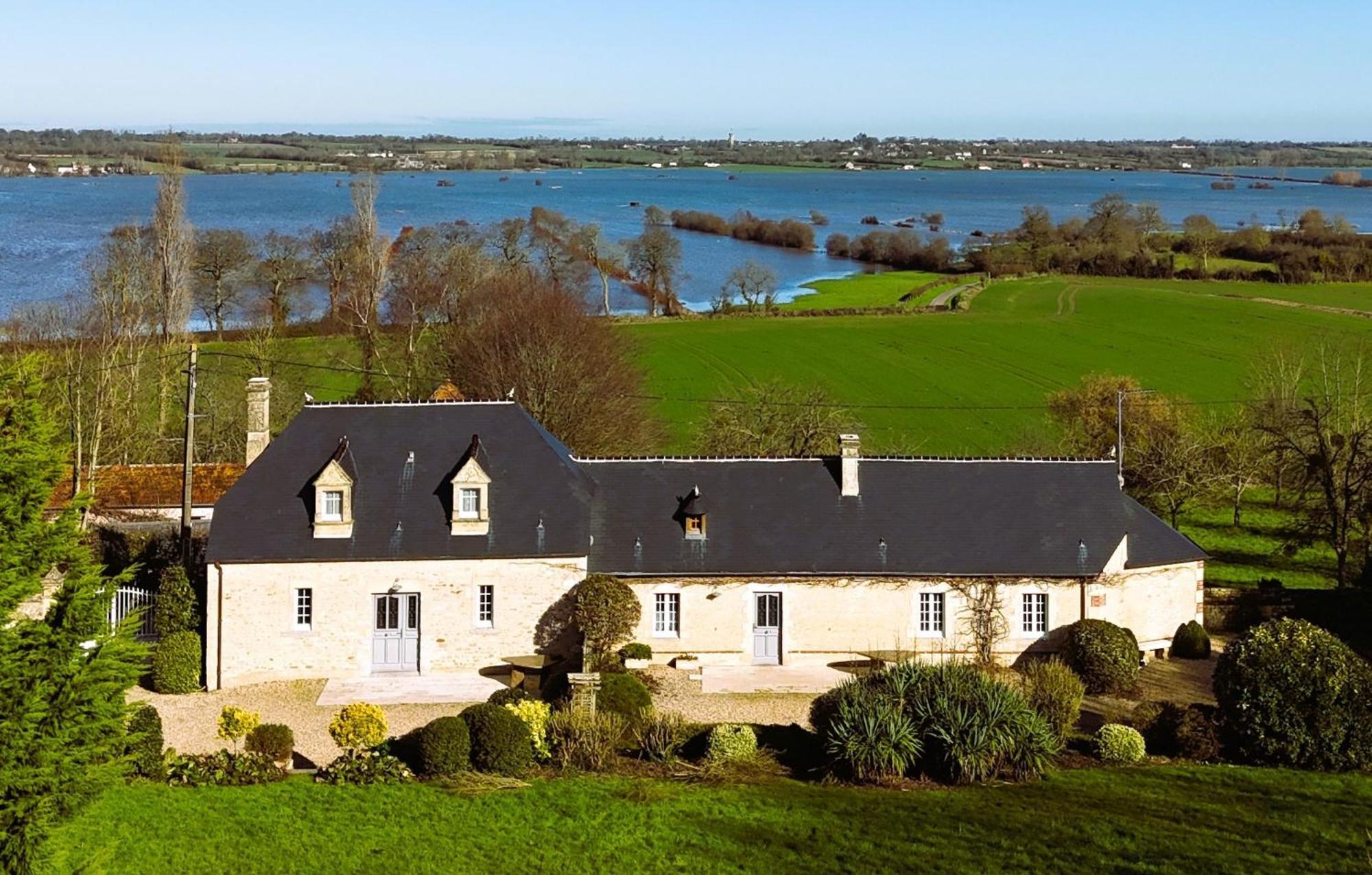 Le Domaine Des Roseraies Monfréville Esterno foto